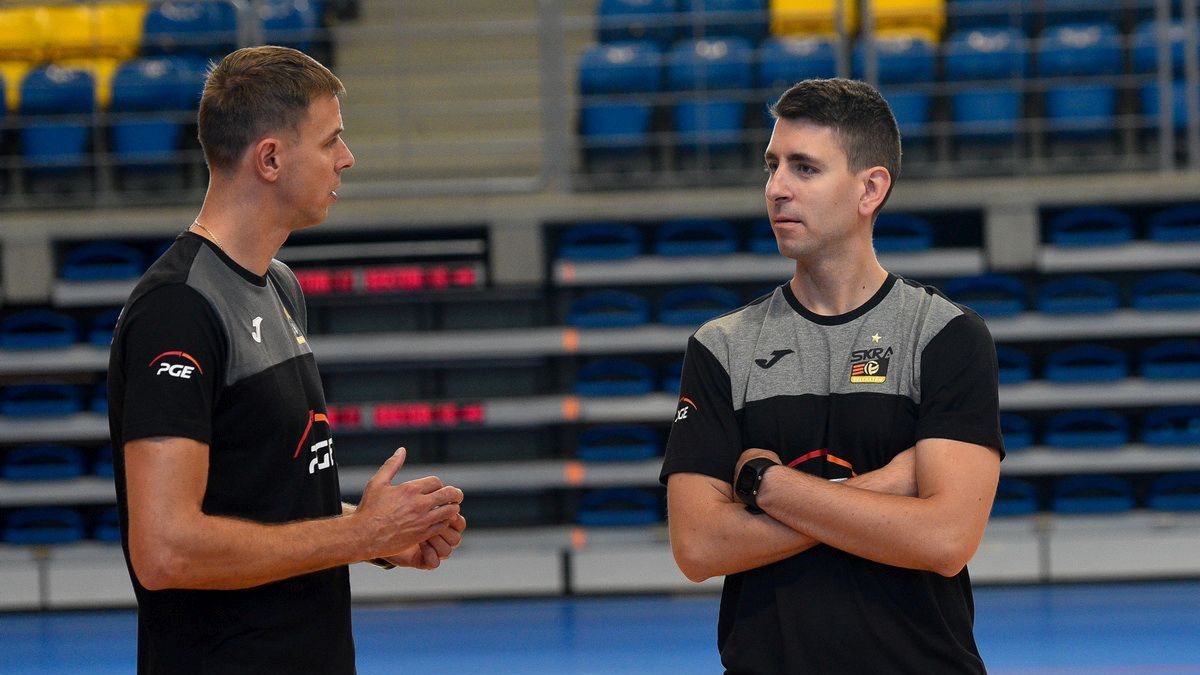 Materiały prasowe / PGE Skra Bełchatów / Na zdjęciu: trener Michał Mieszko Gogol