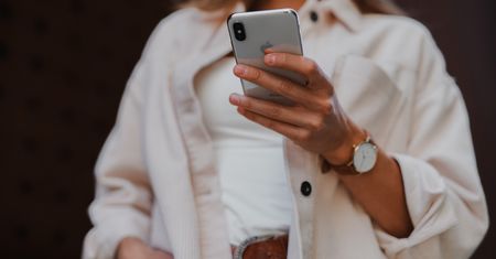 Czytaj SMS-y z banku. Sądy potwierdzają, że warto to robić