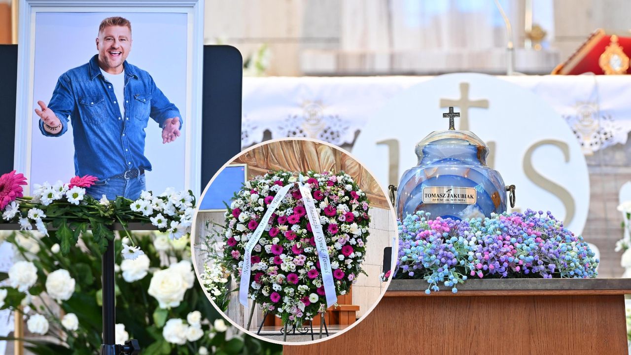 "Najukochańszemu mężowi". Wzruszający napis na wieńcu od żony i syna Tomasza Jakubiaka [WIDEO]