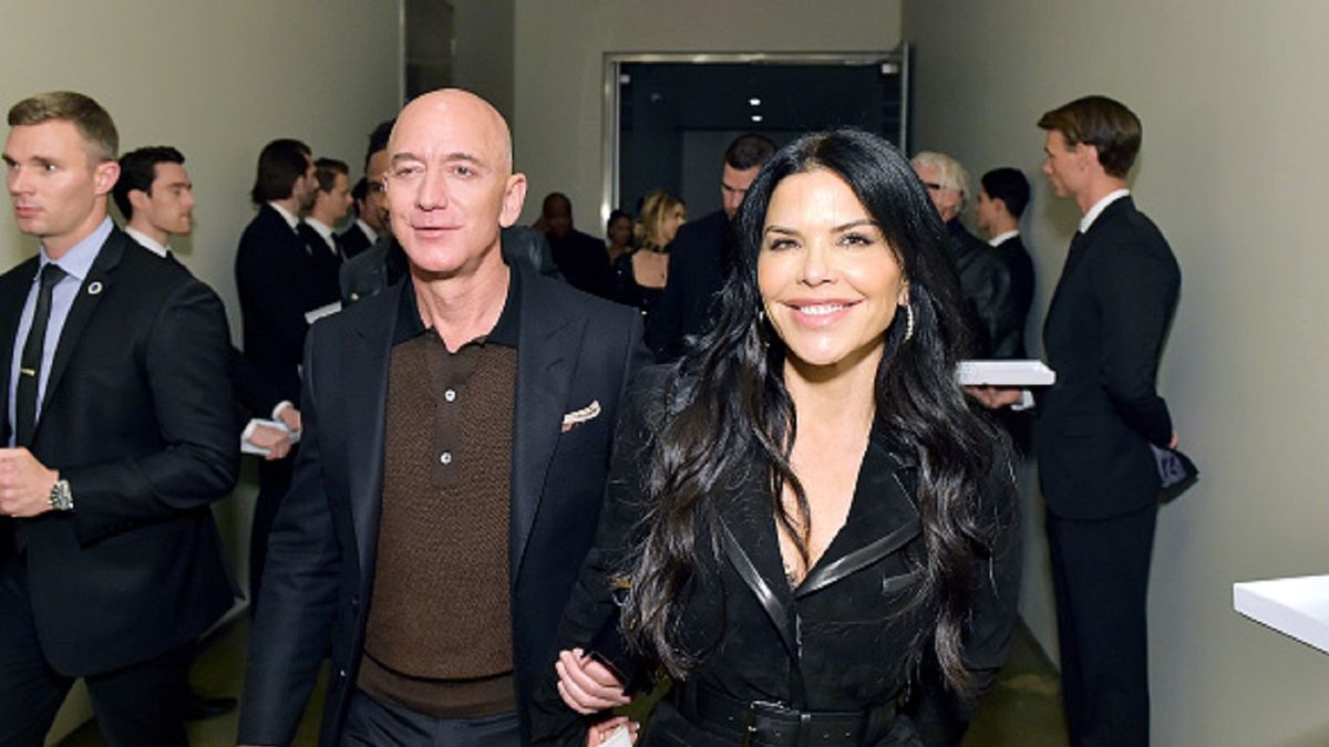 Jeff Bezos planuje podbój kosmosu.