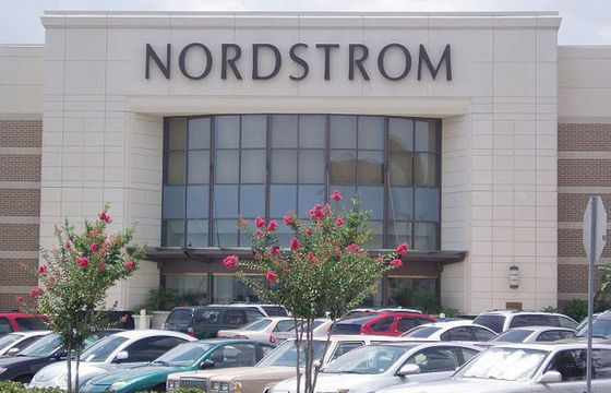 Wirtualne przymierzalnie w sklepach Nordstrom
