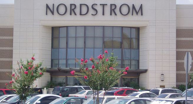 Wirtualne przymierzalnie w sklepach Nordstrom