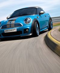 Sportowy, niemiecko-brytyjski maluch