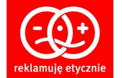 „Ceny zwalają z nóg” i niepełnosprawny na trawniku wbrew etyce w reklamie Max-Fliz