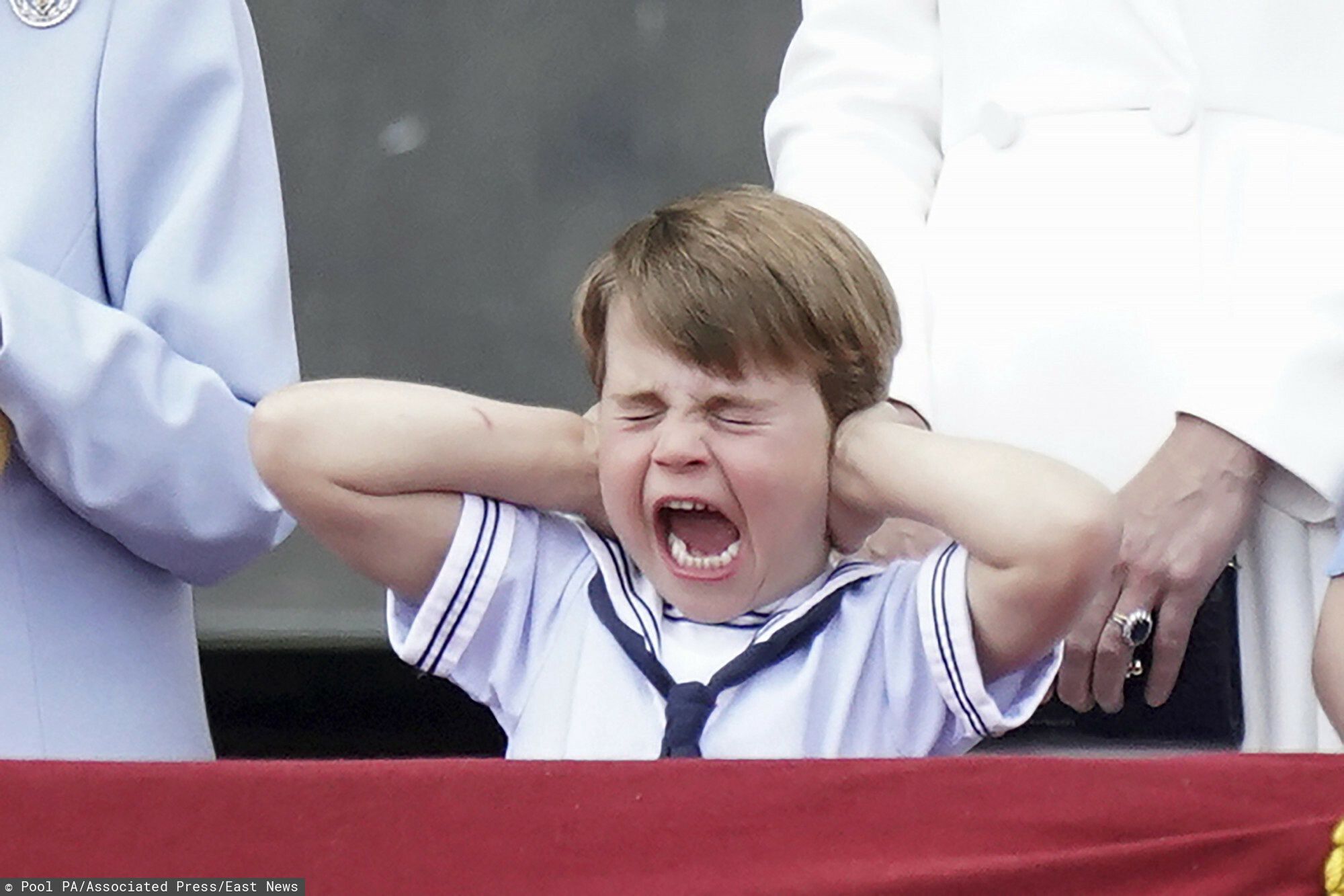Królowa Elżbieta II z rodziną podczas Trooping the Colour