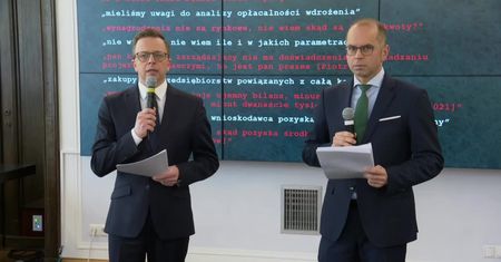 “Koszty mnie powaliły”. Posłowie KO pokazali opinie ekspertów wniosku ws. dotacji na 123 miliony zł z NCBiR