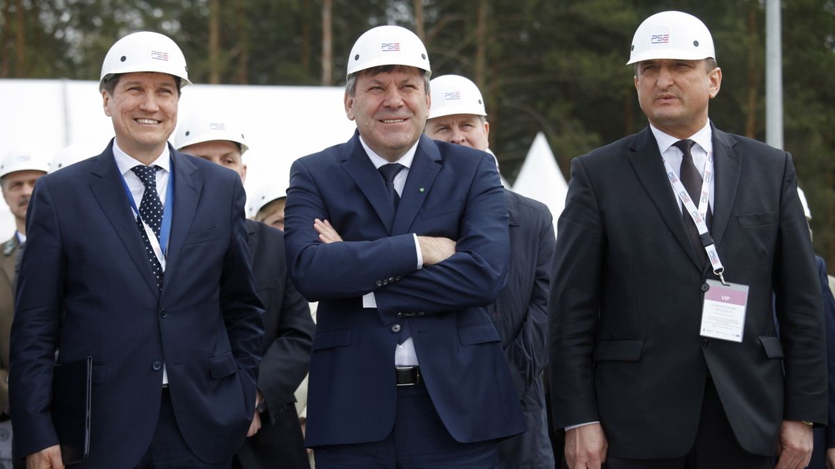 Wicepremier Janusz Piechociński podczas uruchomienia stacji "Łomża".