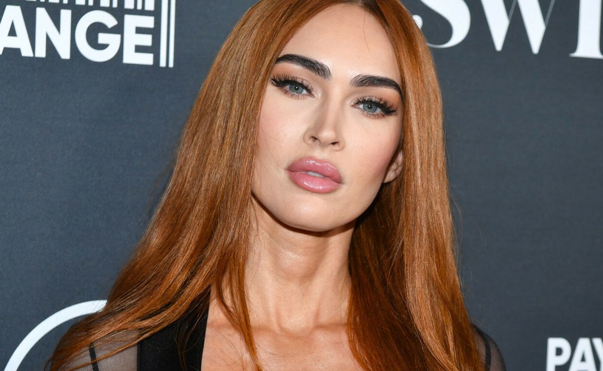 Megan Fox szokuje sukienką