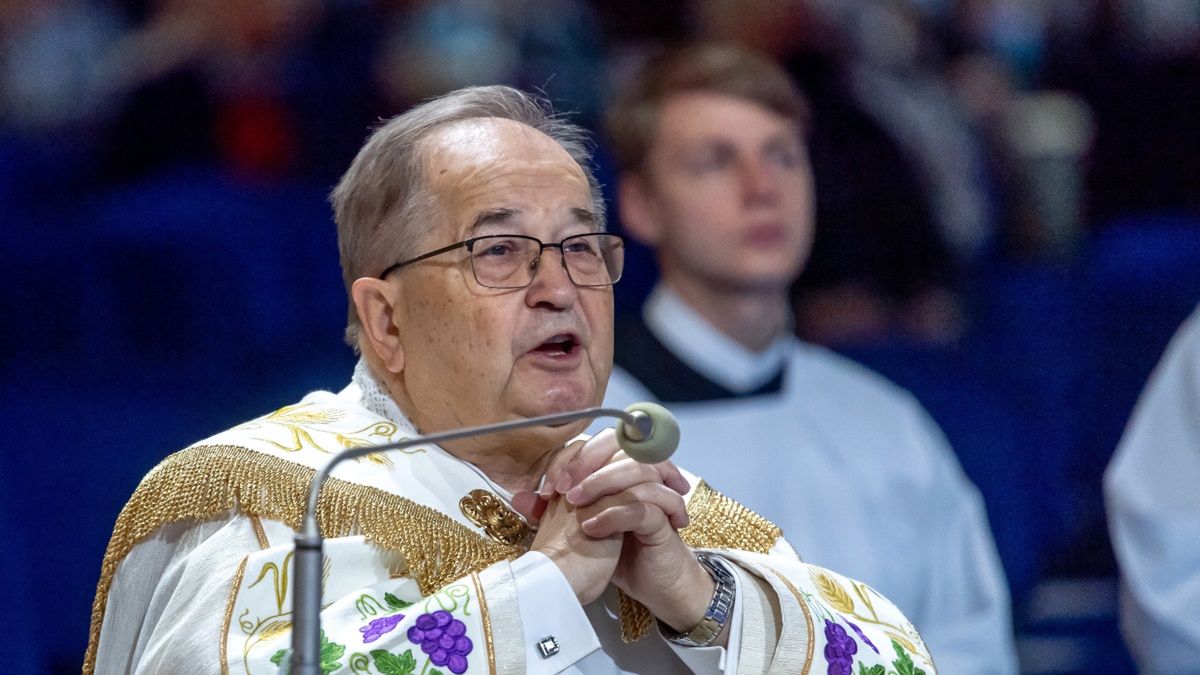 Tadeusz Rydzyk zapewnia, że stroni od luksusów i żyje w skromnych warunkach. Czy nie mija się z prawdą? 