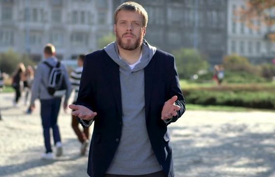 Adrian Zandberg felietonistą "Super Expressu", odchodzi Leszek Miller