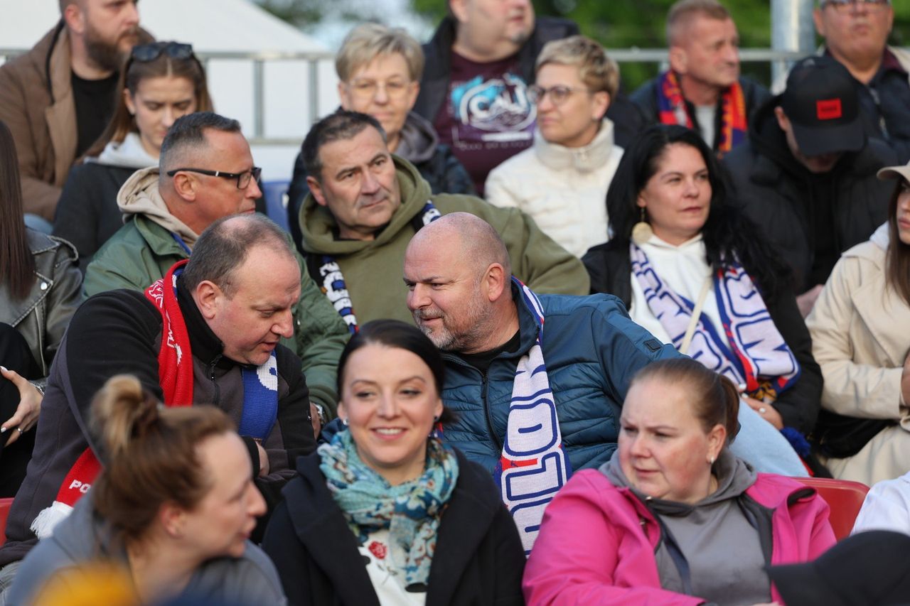 Polonia Bytom wygrywa z Wieczystą Kraków. Zobacz ZDJECIA kibiców. Bytomianie jedną nogą w I lidze. Zdecydował rzut karny