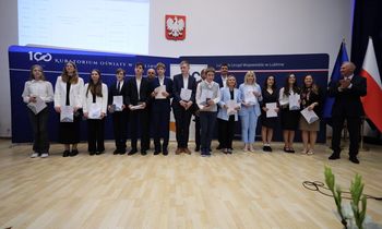 Uczniowie z Lubelszczyzny docenieni za sukcesy w konkursach przedmiotowych. „Edukacja zawsze będzie lepsza niż nieuctwo”