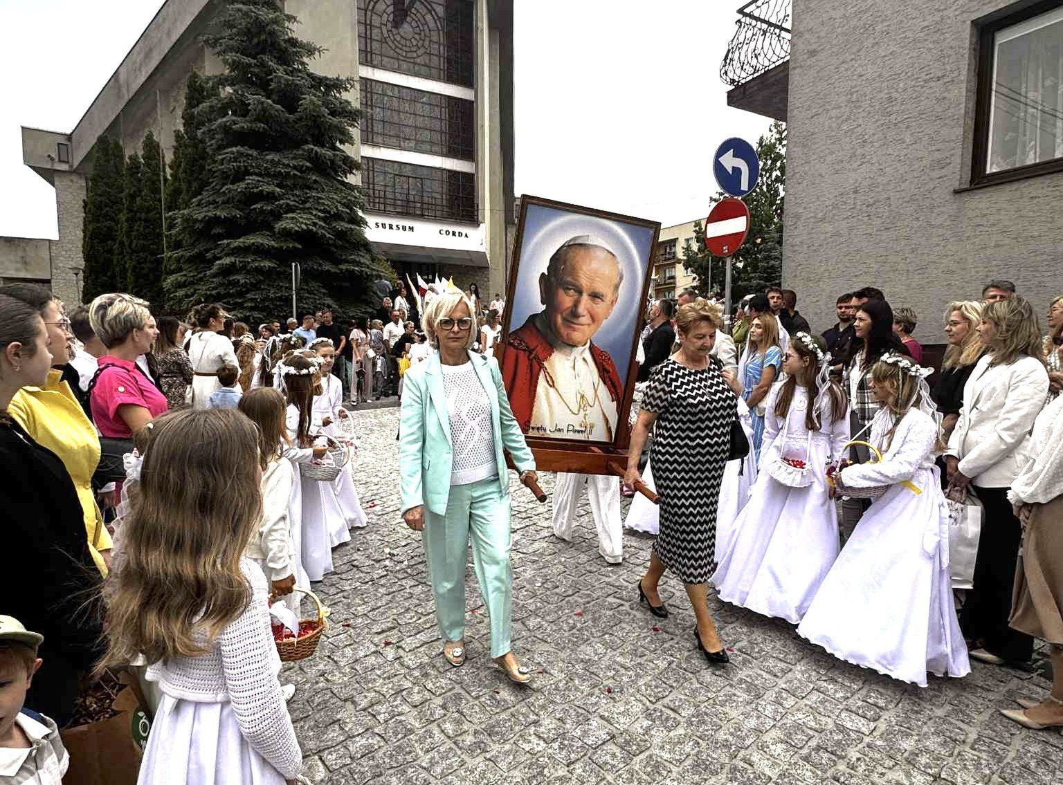 Procesja wyruszyła spod kościoła Ducha Świętego. Zobacz więcej zdjęć&gt;&gt;&gt;