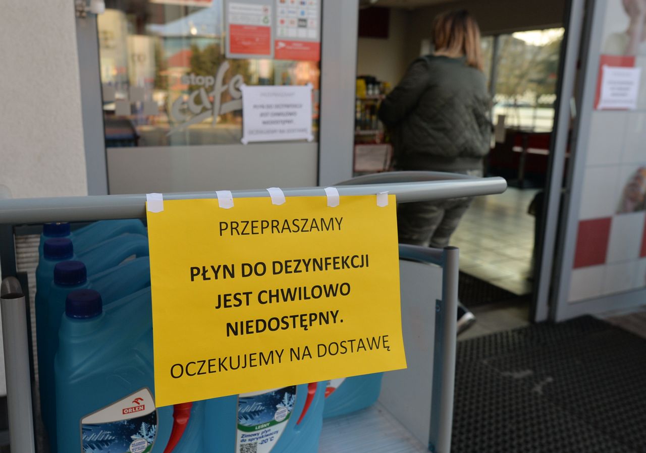 Ula i Wiktoria pracują na stacjach benzynowych. "Klienci często nie mają żadnych zahamowań"