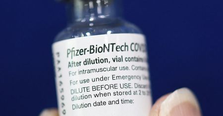 Szczepionka firmy Pfizer z certyfikacją FDA. "Potwierdzona skuteczność i bezpieczeństwo"