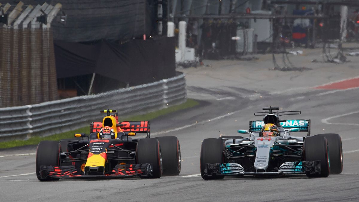 Zdjęcie okładkowe artykułu: Materiały prasowe / Steve Etherington / Na zdjęciu: Max Verstappen i Lewis Hamilton