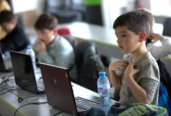 Dzieci korzystające z internetu. Możliwości i zagrożenia