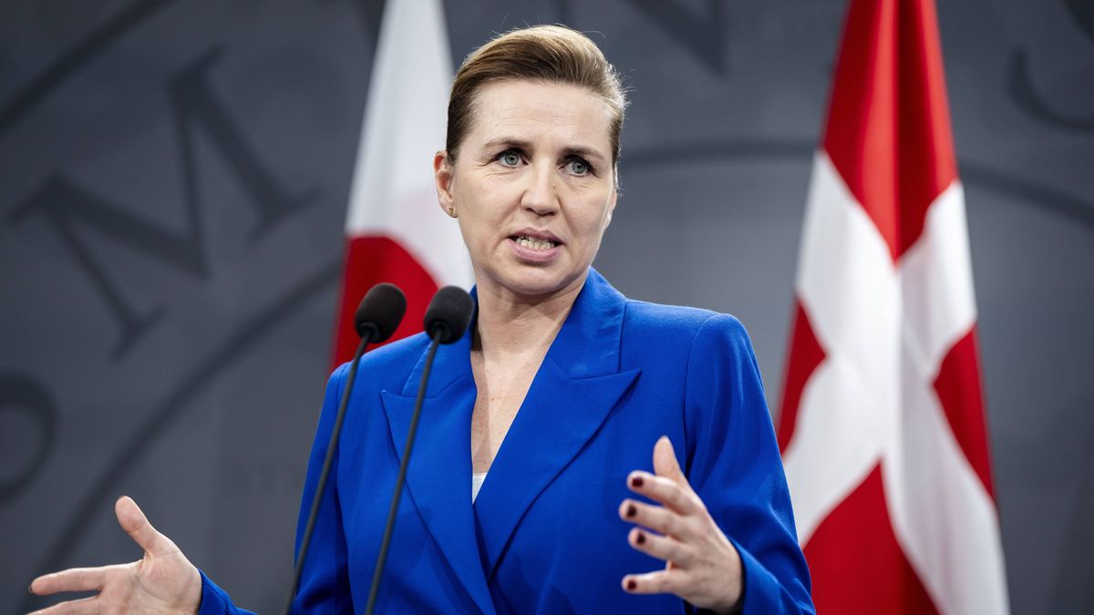 Greenland's Prime Minister Mute Bourup Egede visits Denmark
MADS CLAUS RASMUSSEN
Presser, Press conference, Media, Cameras, Flags