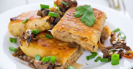 Zamiast krokietów robię naleśniki po kurpiowsku. Farsz jest tak dobry, że mąż wyjada łyżeczką