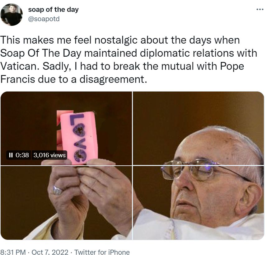 Memy z papieżem