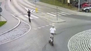 Myślenice: Policjanci ścigali "gang hulajnogarzy". Rozpędzali się nawet do 80 na godzinę