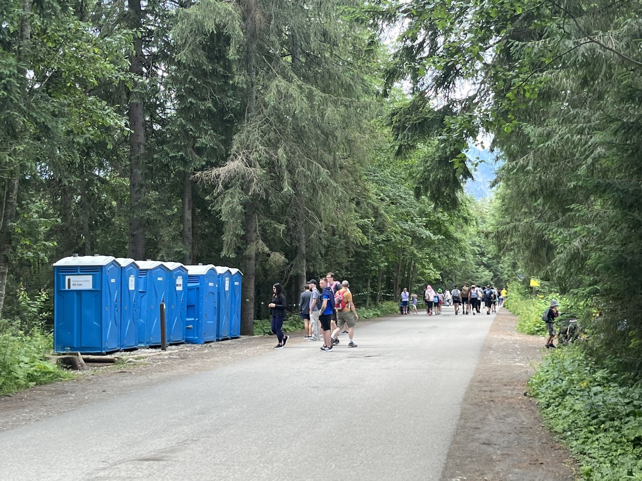 Toalety przy szlaku na Morskie Oko