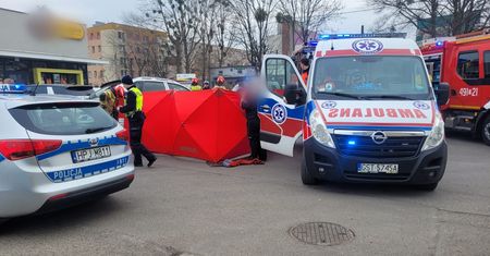 Tragedia na parkingu. Przejechała po leżącej kobiecie