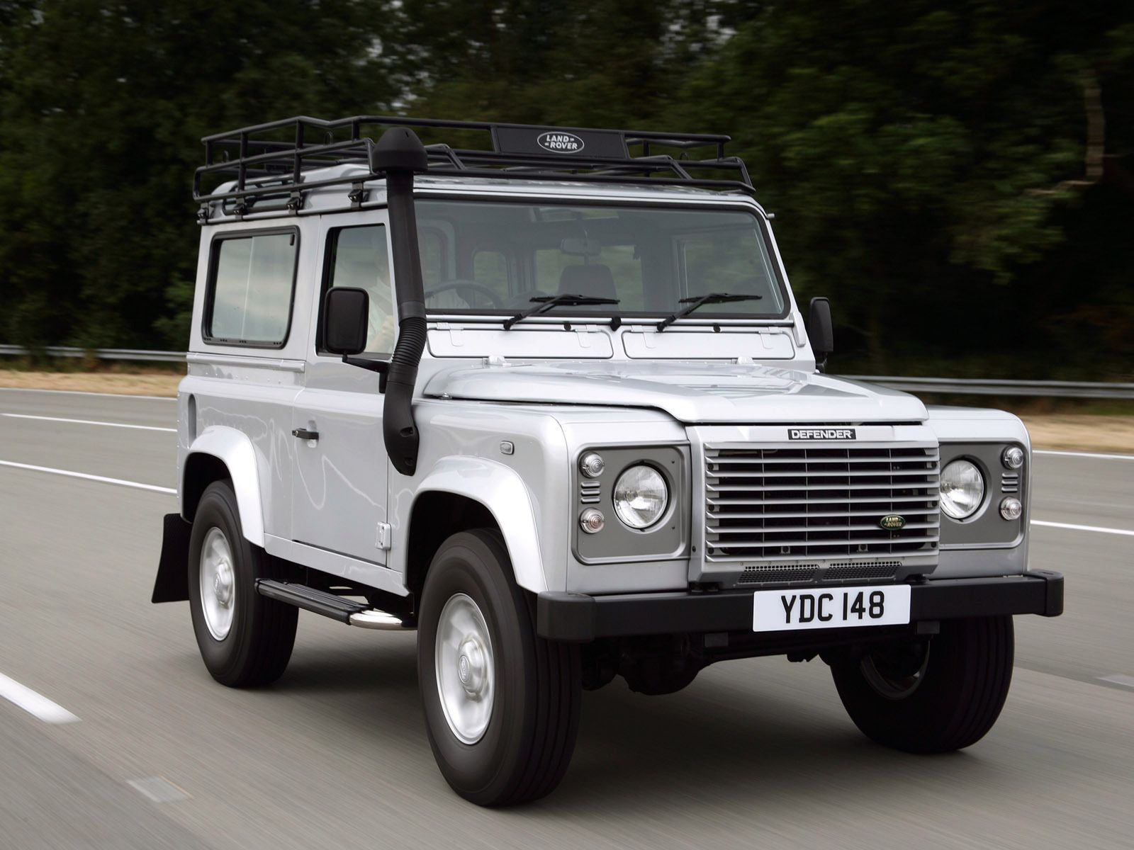 Land Rover Defender 90 Station Wagon AU-spec (1990–2007)