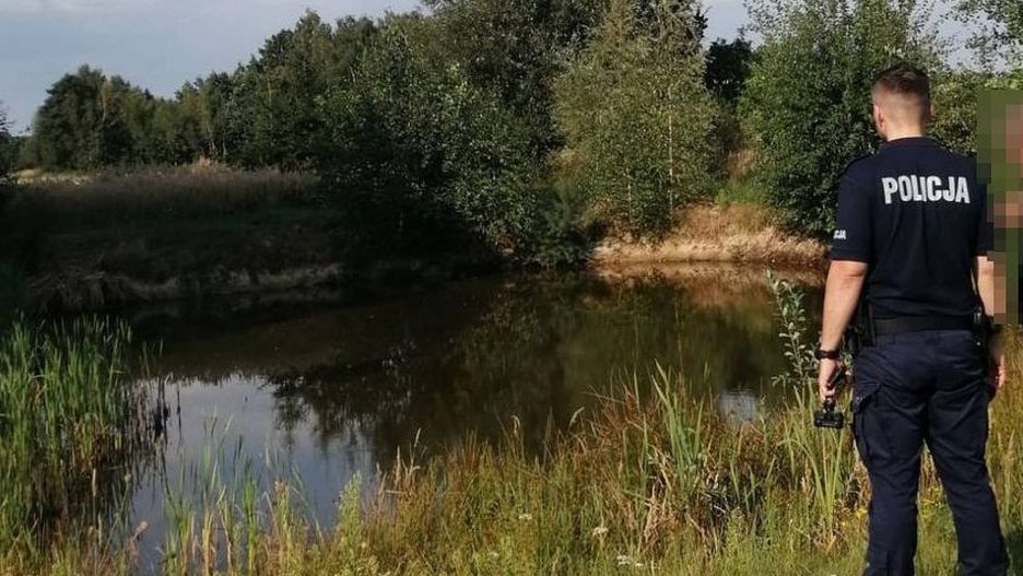 Trzylatek wpadł do przydomowej sadzawki na terenie gminy Dębowa Kłoda