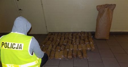 75 kg tytoniu i 7,2 tys. papierosów w rękach policji. Straty państwa oszacowane na 85 tys. zł