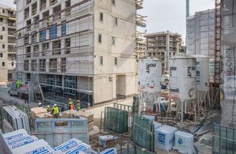 Deweloperzy straszyli paraliżem na rynku. Ministerstwo za pięć dwunasta zmienia przepisy