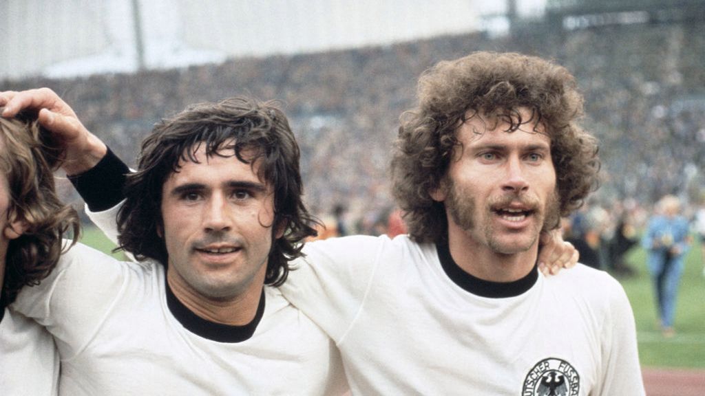 Zdjęcie okładkowe artykułu: Getty Images / Allsport / Na zdjęciu od lewej: Gerd Mueller i Paul Breitner