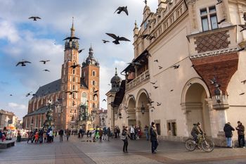 Fala zwolnień grupowych w Krakowie. Setki osób mogą stracić pracę