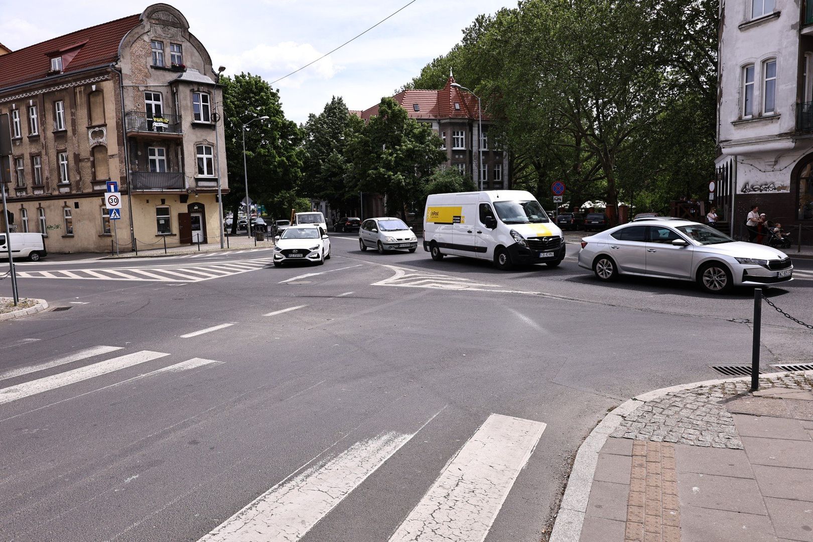 Skrzyżowanie ulic: Wybickiego, Łokietka i Armii Polskiej jest jednym z częściej uczęszczanych punktów na mapie drogowej Gorzowa.