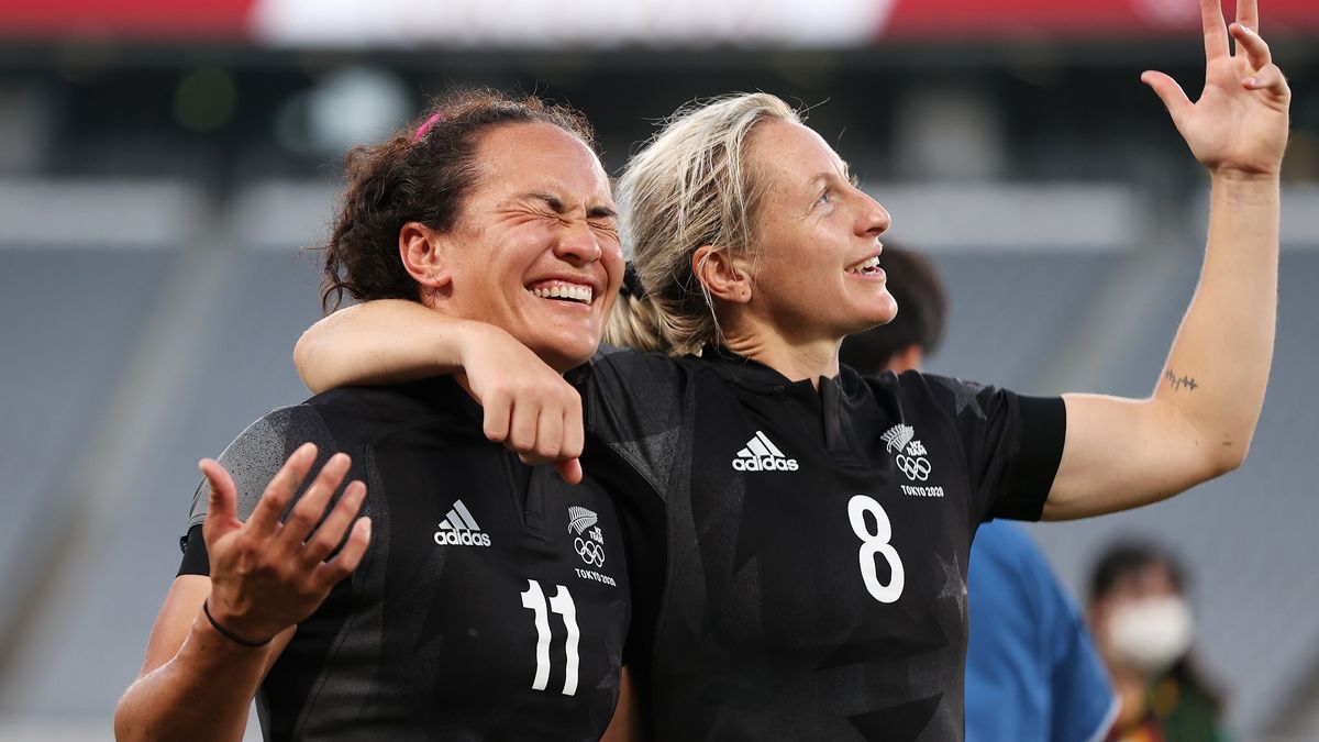 Getty Images / Dan Mullan / Na zdjęciu: Portia Woodman (z lewej) i Kelly Brazier, reprezentantki Nowej Zelandii w rugby siedmioosobowym
