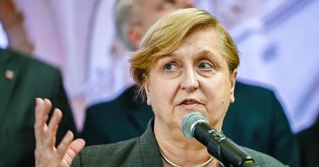 "Być może podpisałam". Pokrętne tłumaczenie Fotygi ws. reparacji