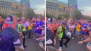 Szaleństwo na ulicach Bostonu. Dołączyła nawet policja (wideo)