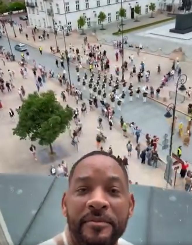 Will Smith obserwuje paradę