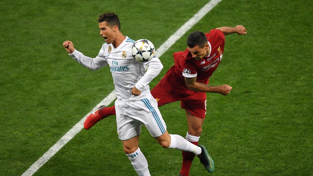 Getty Images / Mike Hewitt / Na zdjęciu: Cristiano Ronaldo (z lewej) i Dejan Lovren