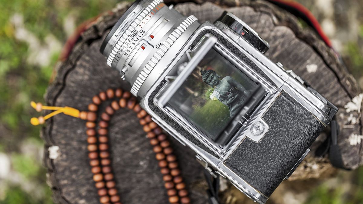 Dowiedz się, jak uzyskać efekt średniego formatu za pomocą mniejszej matrycy 1