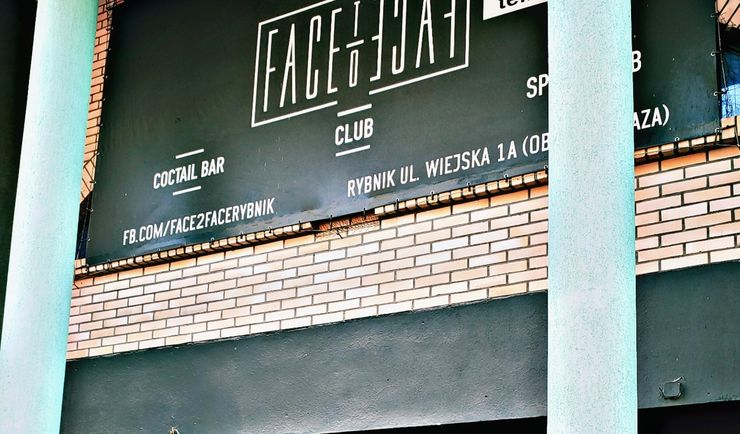 Rybnik. Obostrzenia COVID-19. Policja spisała 139 osób w otwartym klubie