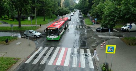 Drogowcy biorą się za naprawę zniszczonej jezdni ul. Sowińskiego. Od poniedziałku duże utrudnienia dla kierowców i pasażerów