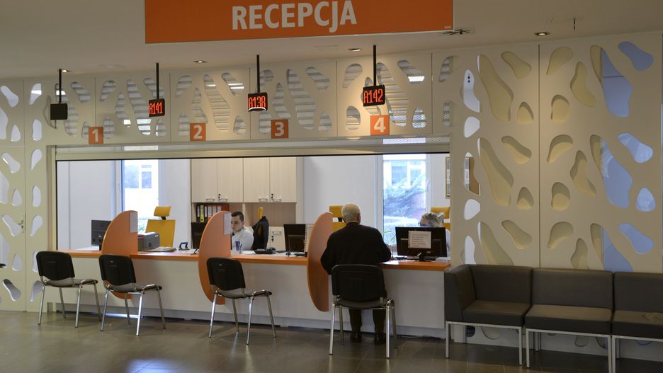 Koronawirus odstrasza pacjentów. Recepcja Narodowego Centrum Onkologii opustoszała