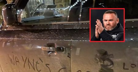 Kibice nie mieli litości. Gwiazdor zostawił auto w niedozwolonym miejscu