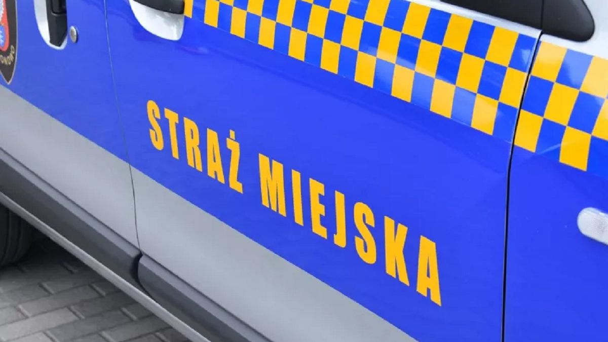 Dwóch strażników miejskich wydalono ze służby za picie alkoholu 