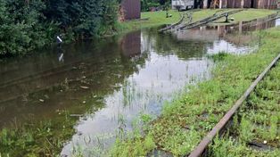 Żuławy: Kolej wąskotorowa pod wodą. Zapadła decyzja o kursowaniu pociągów