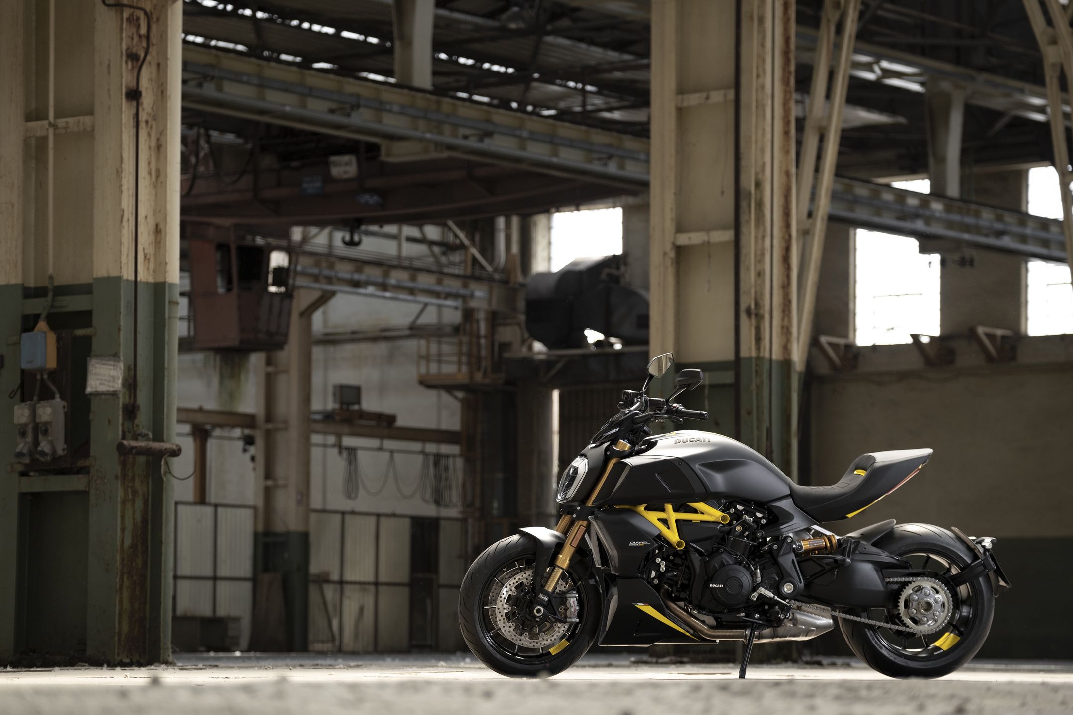 Ducati Diavel 1260 S Black and Steel