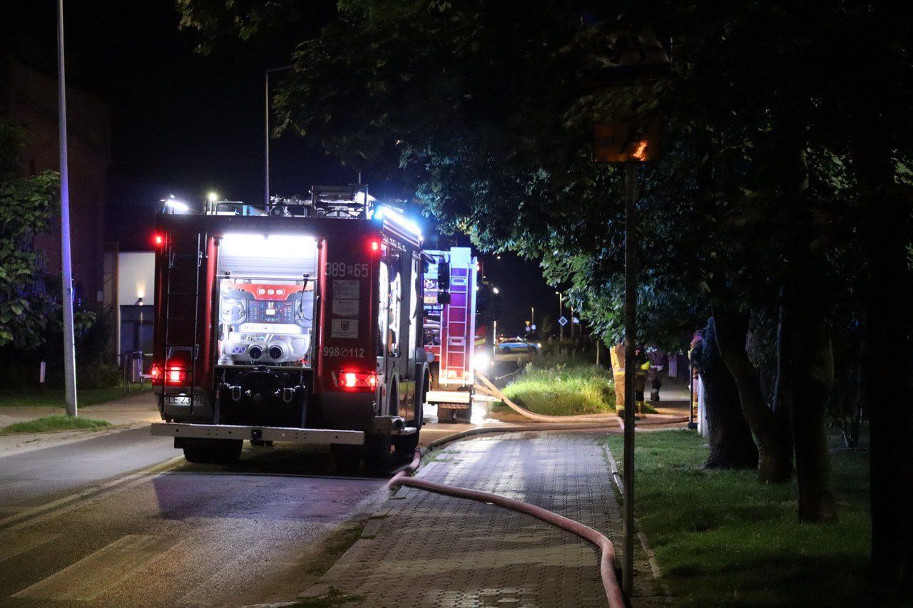 Warszawa: Tragiczny pożar. Strażacy znaleźli w mieszkaniu ciało