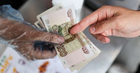 Rosjanie wprowadzili nowy banknot. Okazał się bezużyteczny