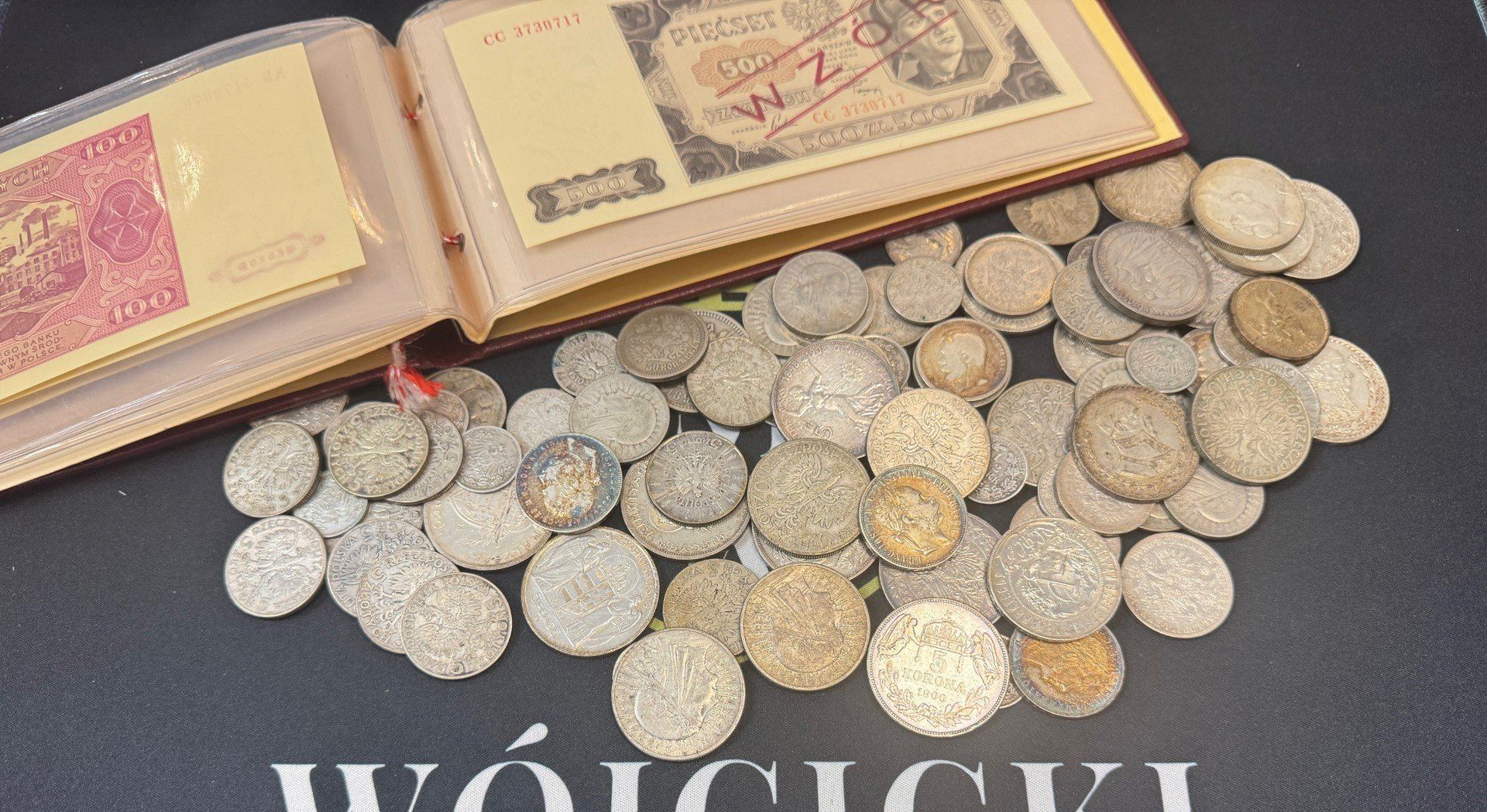 Zainteresowanie starymi monetami i banknotami wciąż rośnie, a w domowych szufladach ukrywają się zbiory, które potrafią zaskoczyć nawet doświadczonych ekspertów.